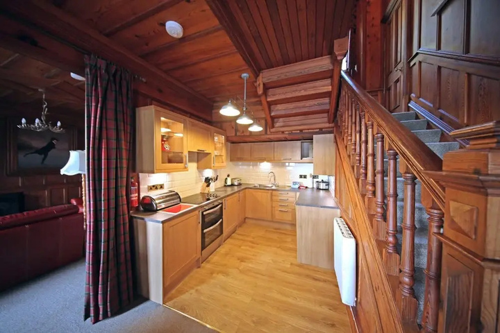Room 4 of 15