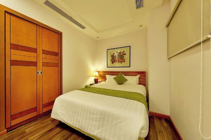 Room 9 of 119