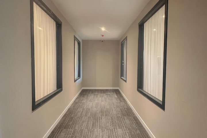 Ballroom/Hall 31 of 31