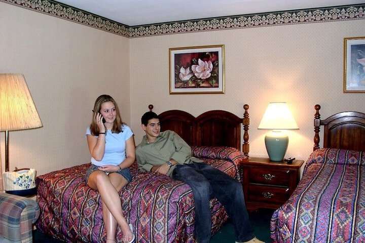 2 Double Beds (5 of 6)