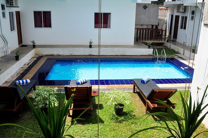 Pool 21 of 24