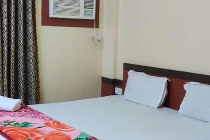 Room 4 of 13
