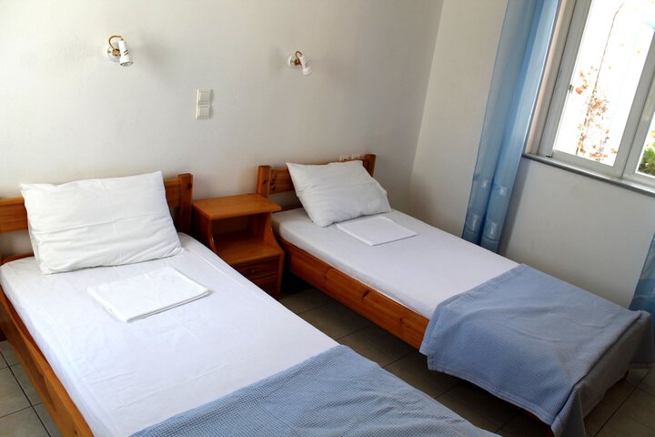 Room 9 of 71
