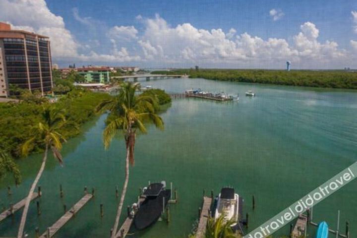 Image of Bay Harbor Club 5A Bldg I by RedAwning
