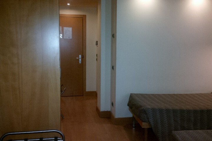 Room 13 of 86