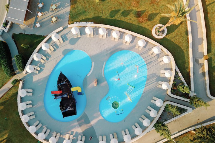 Pool 103 of 212