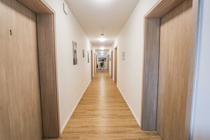 Room 11 of 31
