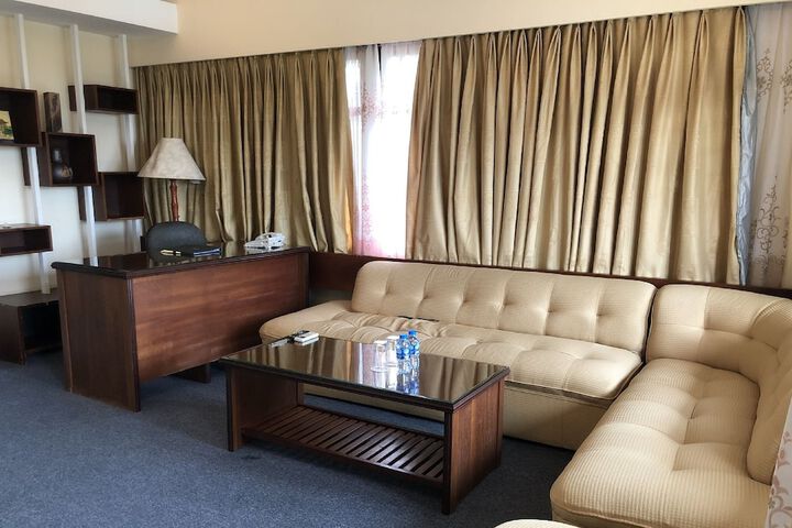 Room 16 of 43