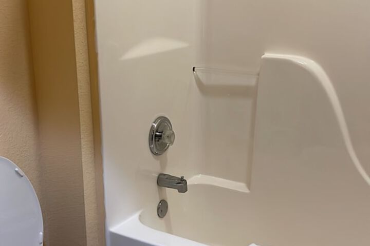 Room 32 of 63
