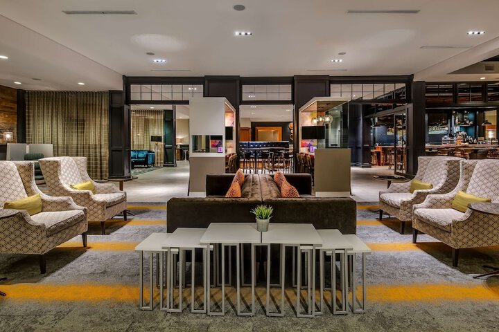 Lobby lounge