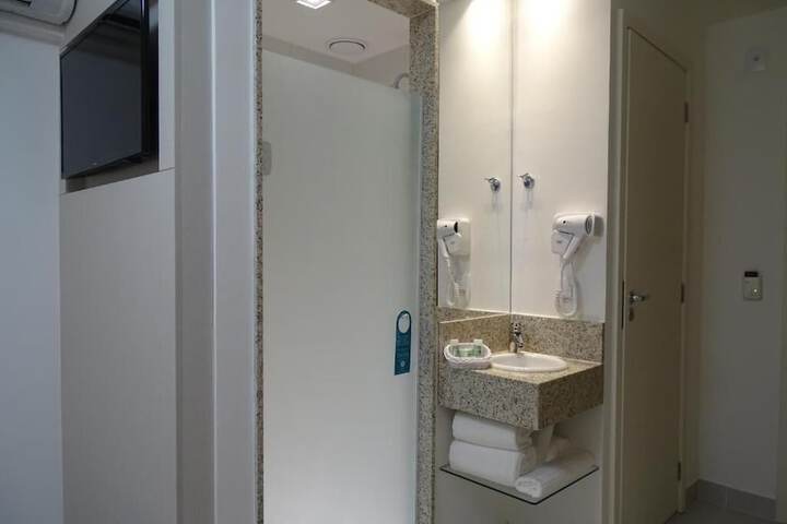 Room 35 of 53