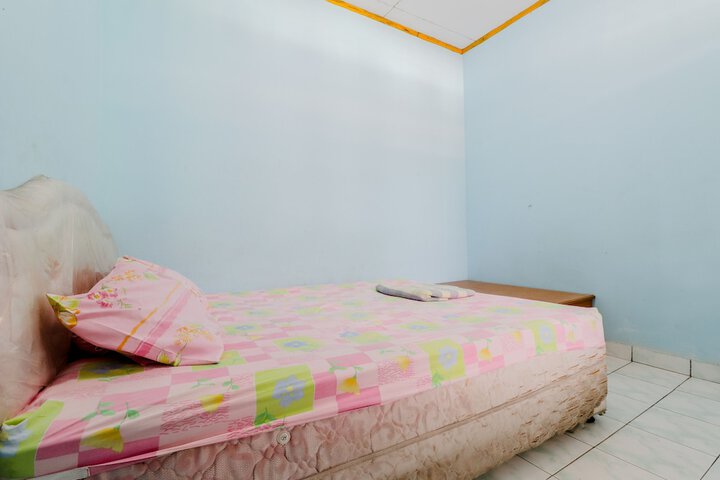 Room 4 of 33
