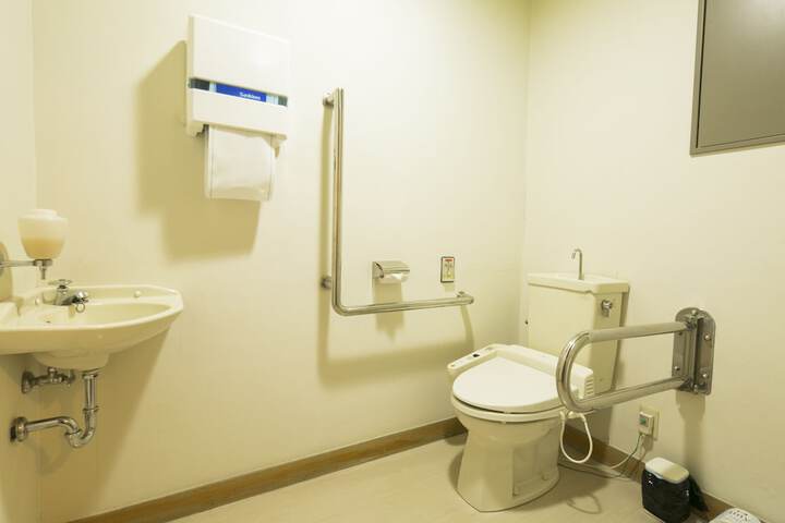 Room 21 of 53