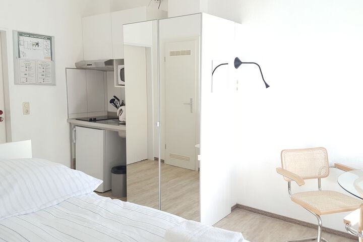 Room 7 of 156