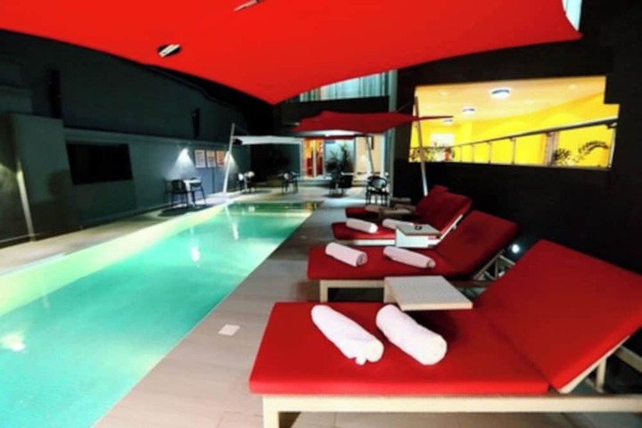 Pool 12 of 24