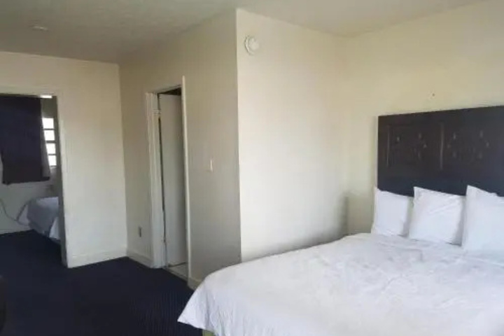 Room 2 of 11