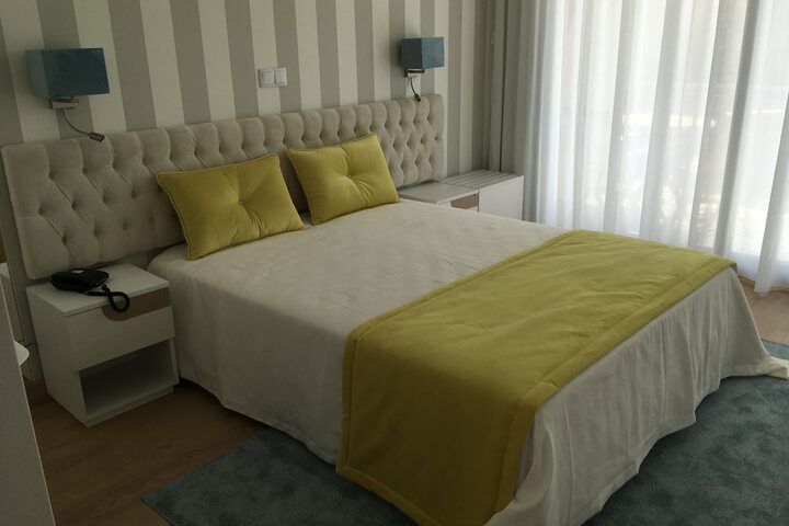 Room 2 of 48