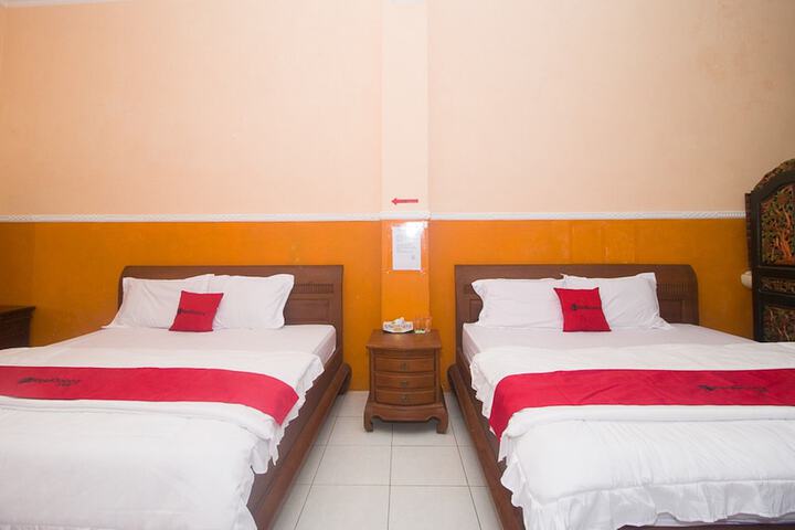 Room 13 of 27