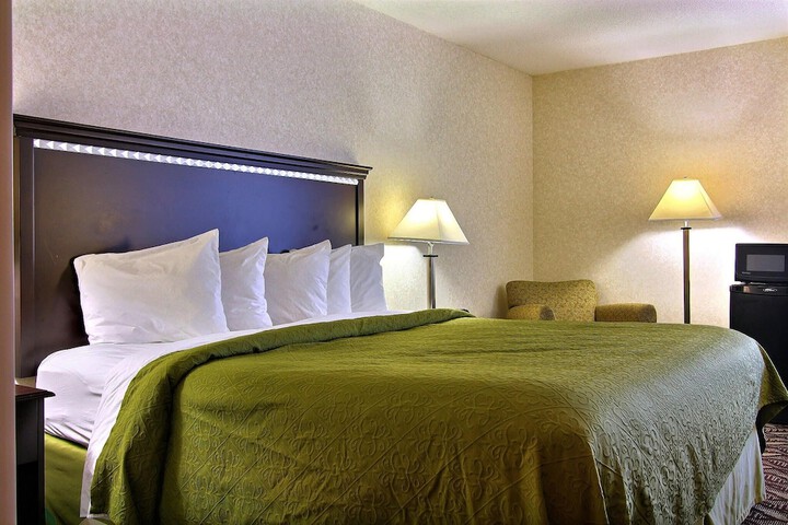 Room 4 of 5
