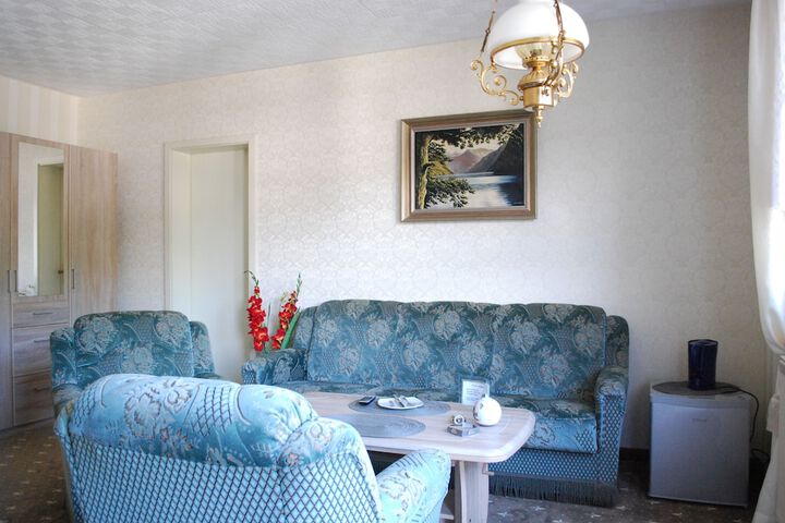 Room 12 of 27