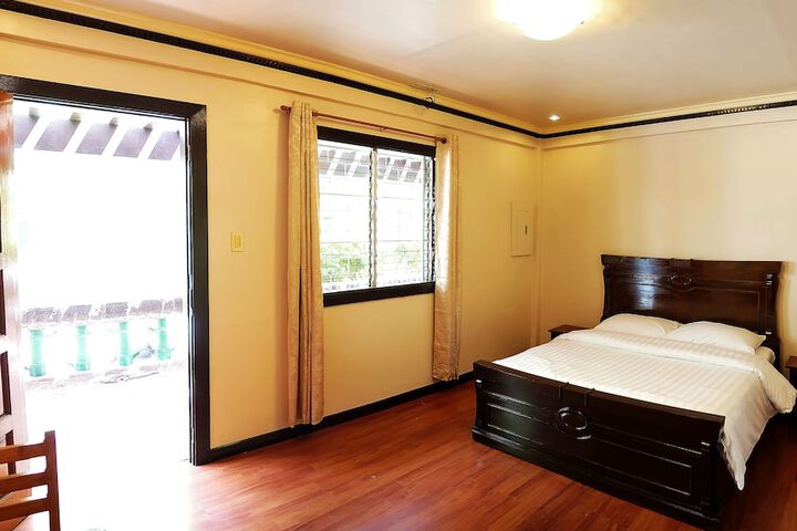 Room 5 of 33
