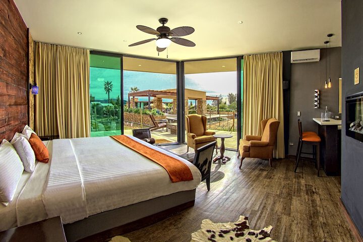 Room 4 of 324