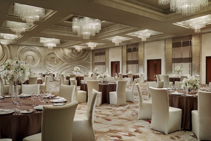 Ballroom/Hall 68 of 106