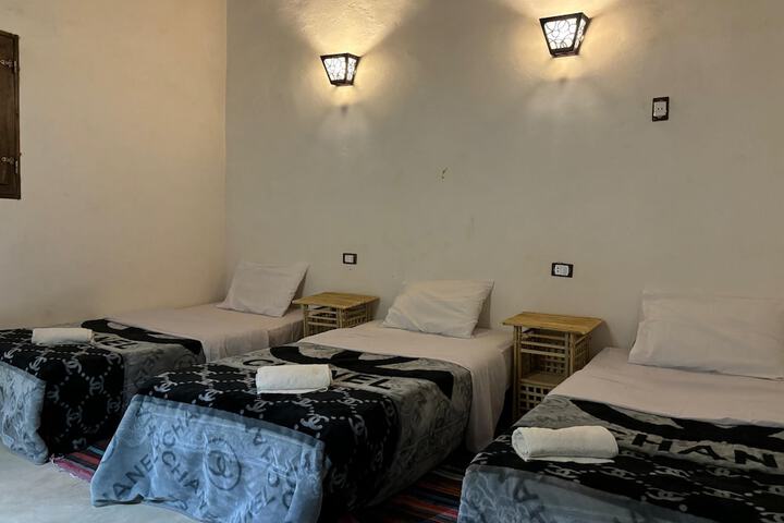 Room 7 of 120