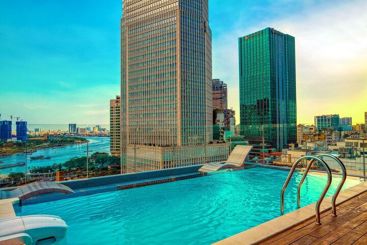 Exterior of Sky Gem Central Hotel
