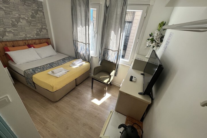 Room 4 of 23