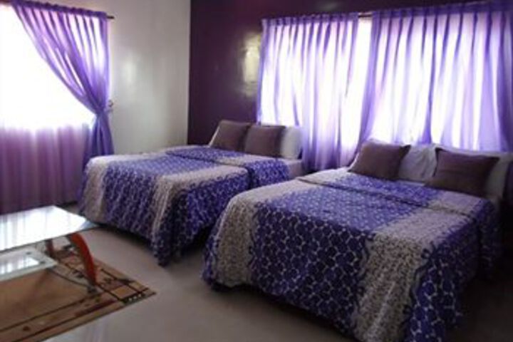 Room 4 of 18