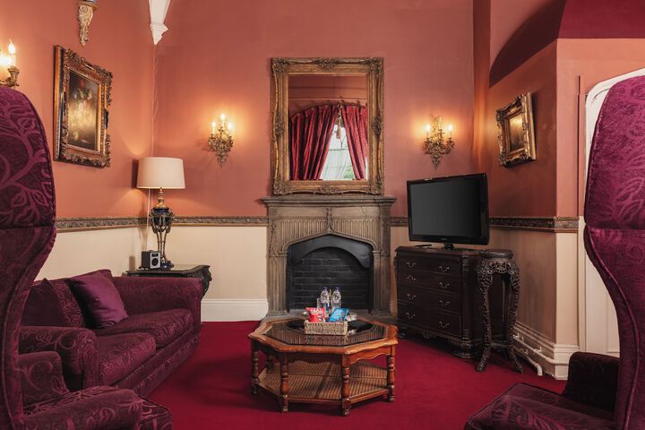 Room 49 of 84