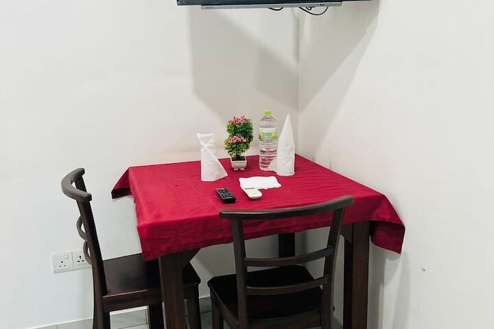 Dining 26 of 41