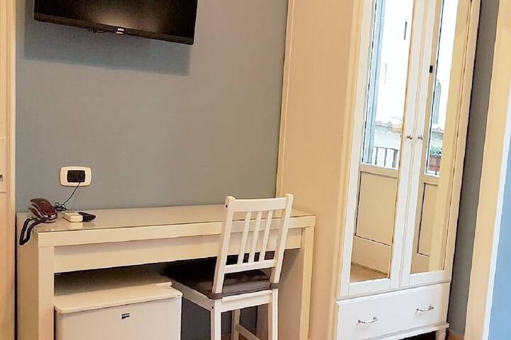 Room 14 of 53