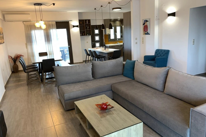 Angela’s Sea View House