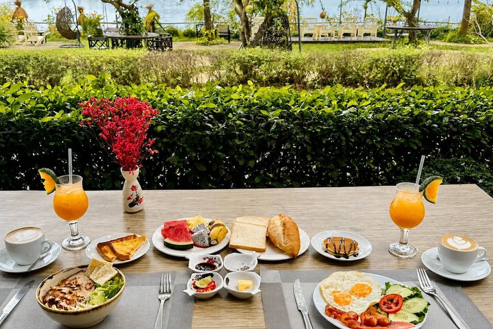 Breakfast/Coffee Service 65 of 89