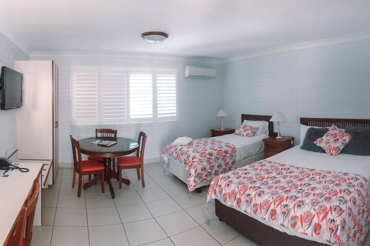 Room 4 of 94