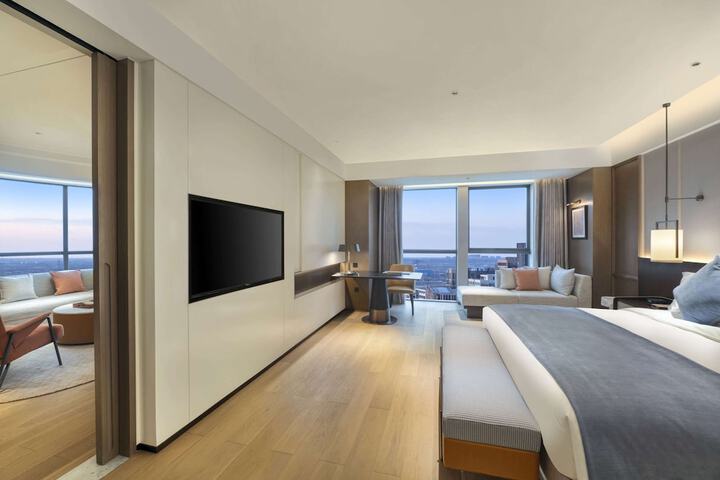 Room 34 of 92