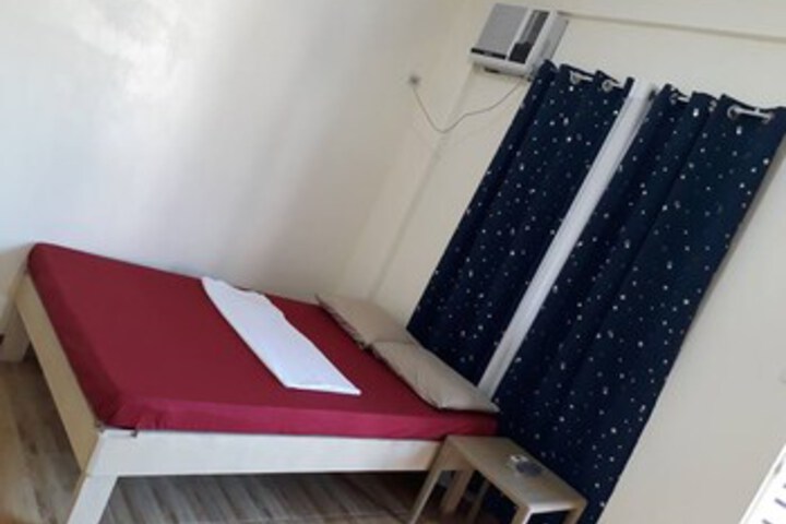 Room 13 of 21