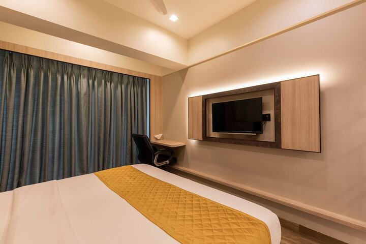 Room 38 of 100