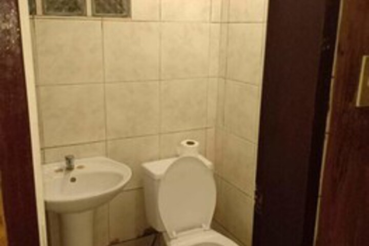 Room 2 of 38