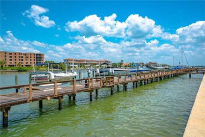 Dock