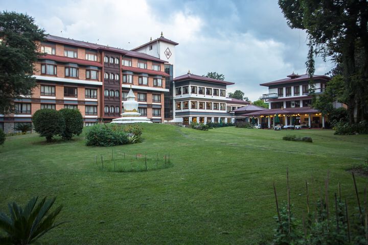 Hotel Exterior 190 of 191