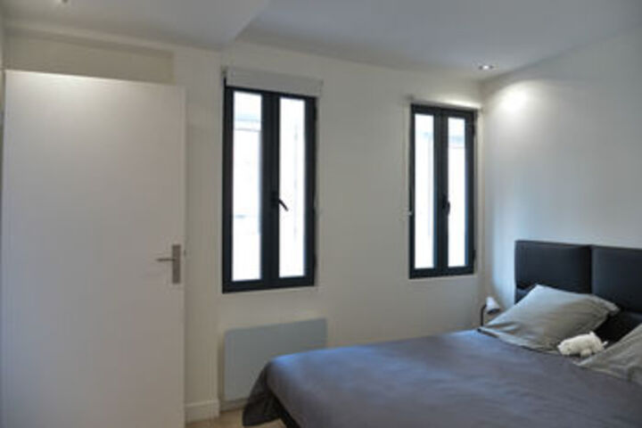 Room 6 of 16