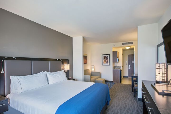 Room 2 of 45