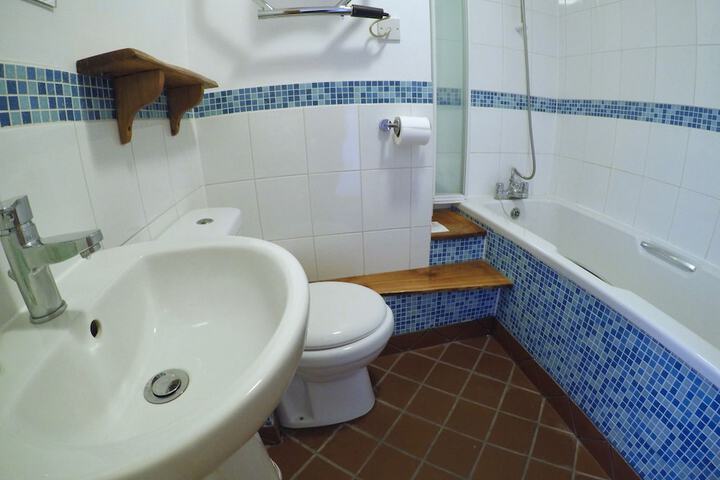 Room 42 of 54