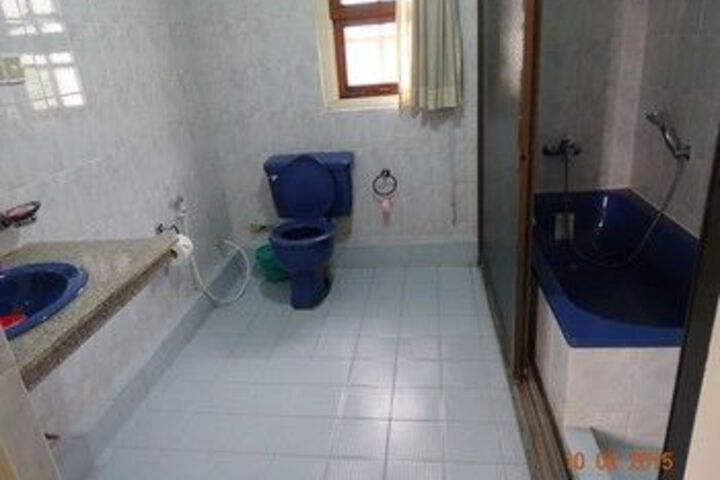 Room 3 of 33