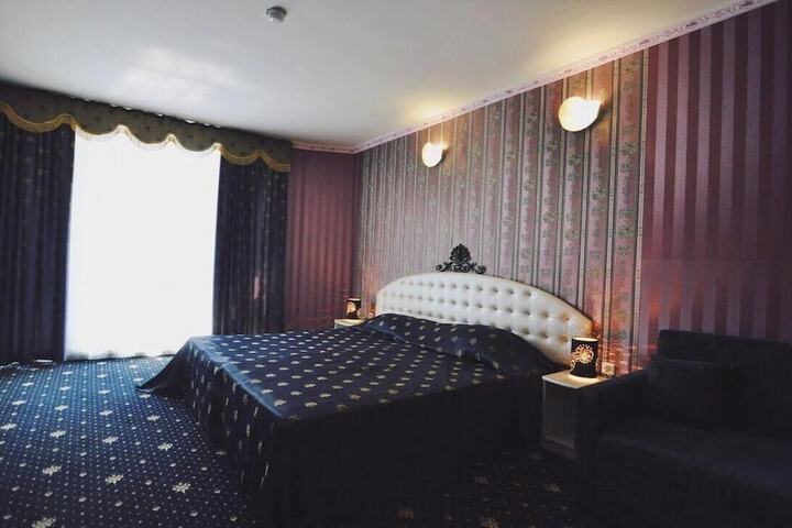 Room 7 of 32