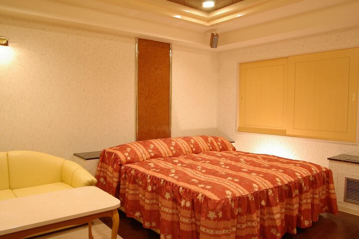 Room 6 of 26