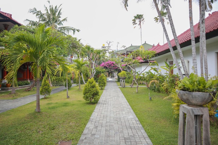 Hotel Exterior 60 of 67